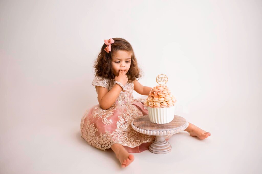 hull cake smash baby girl